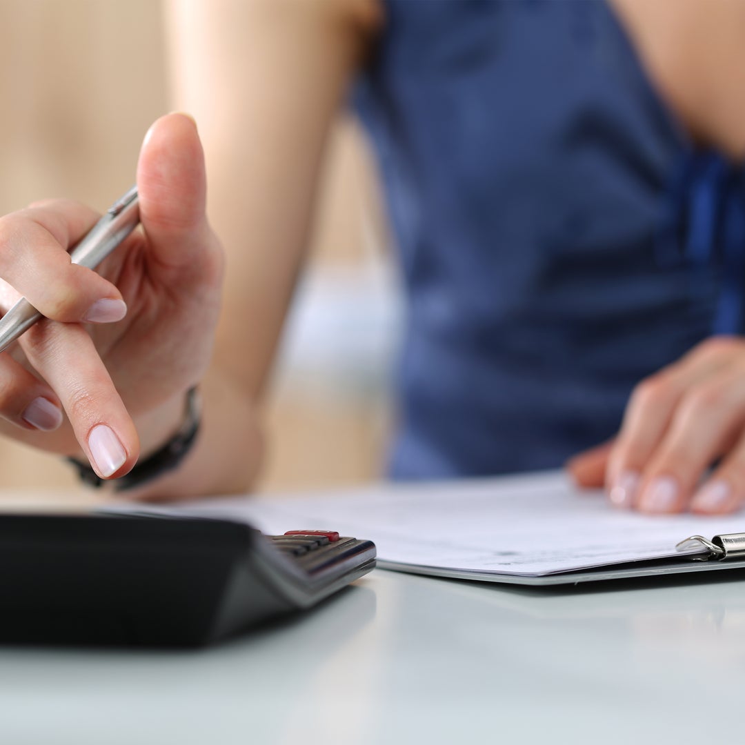 Image of Here are three ways on how to make a budget plan to help you track your spending and expenses. 